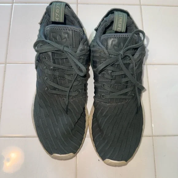 Adidas NMD R2 Boost Utility Green Women’s Size 9.5 Sneakers BA7261 - Picture 2 of 8